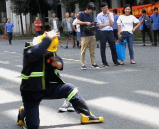 1564448216613526.gif 9.gif